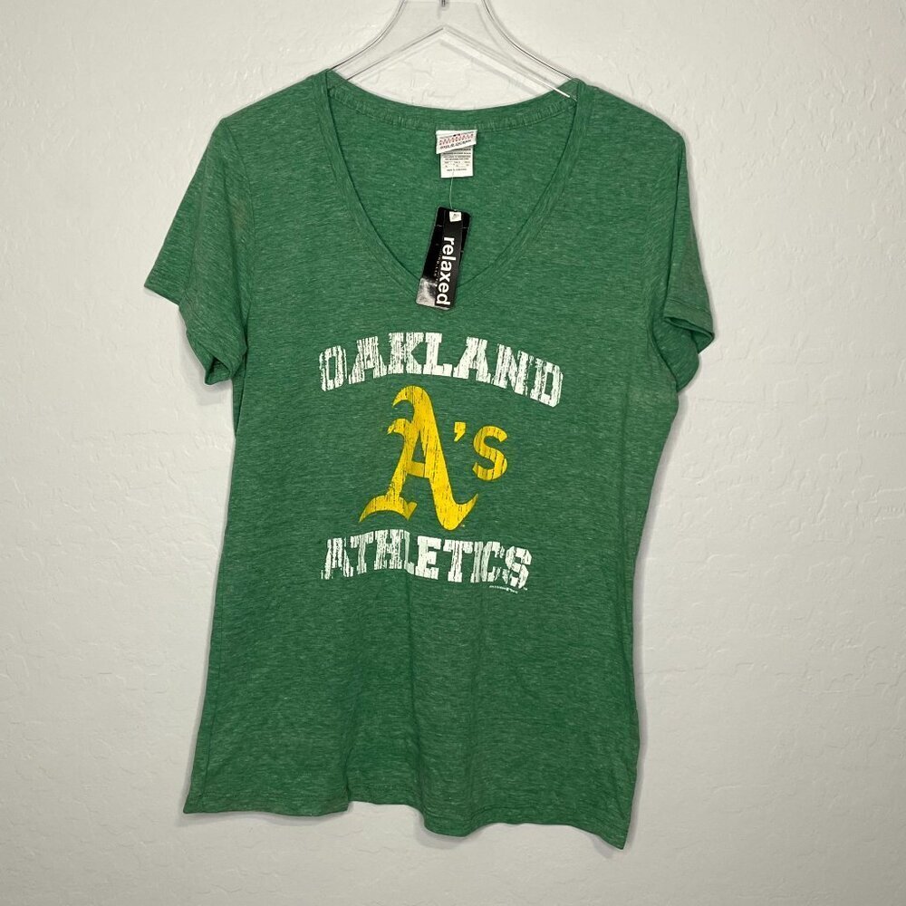 Oakland A's Relaxed Fit 5th & Ocean V Neck T-Shirt XL NWT